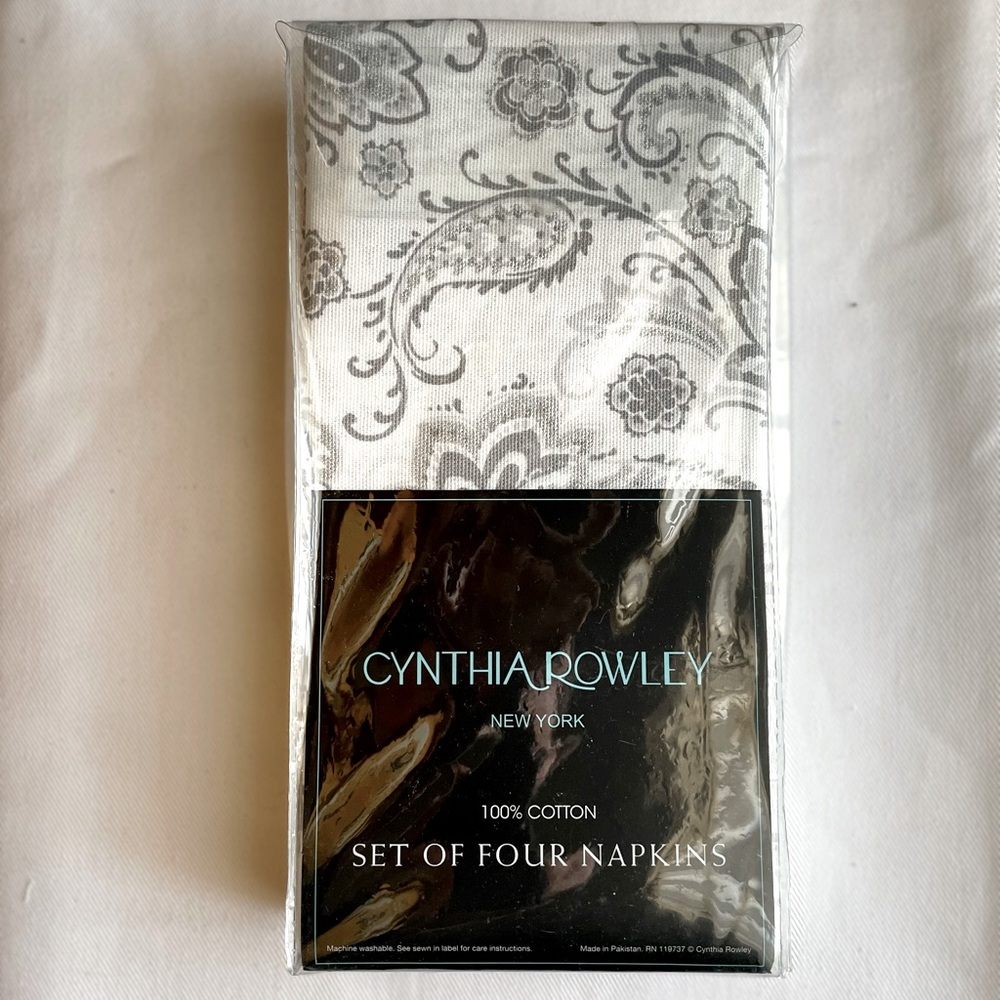NWT   CYNTHIA ROWLEY NAPKINS   Set of Four
